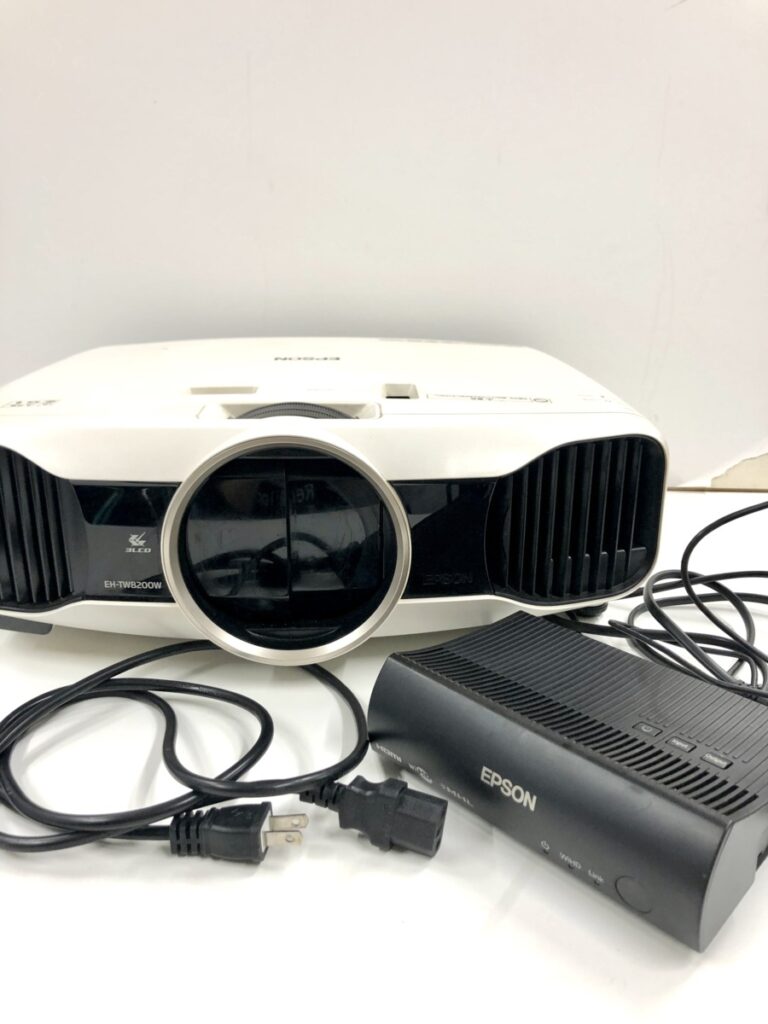 EPSON エプソン プロジェクター 投影機 EH-TW8200W MODEL:H586 通電確認済み 家電 電化製品