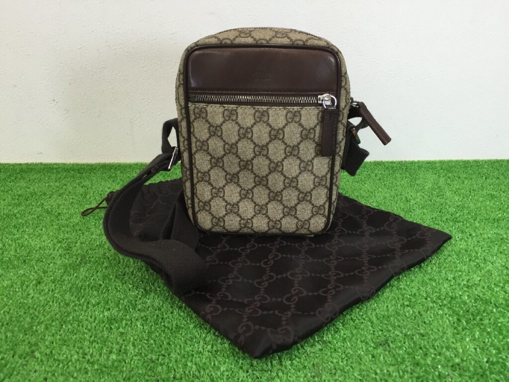 GUCCI グッチ GGスプリーム ショルダーバッグ 斜め掛け