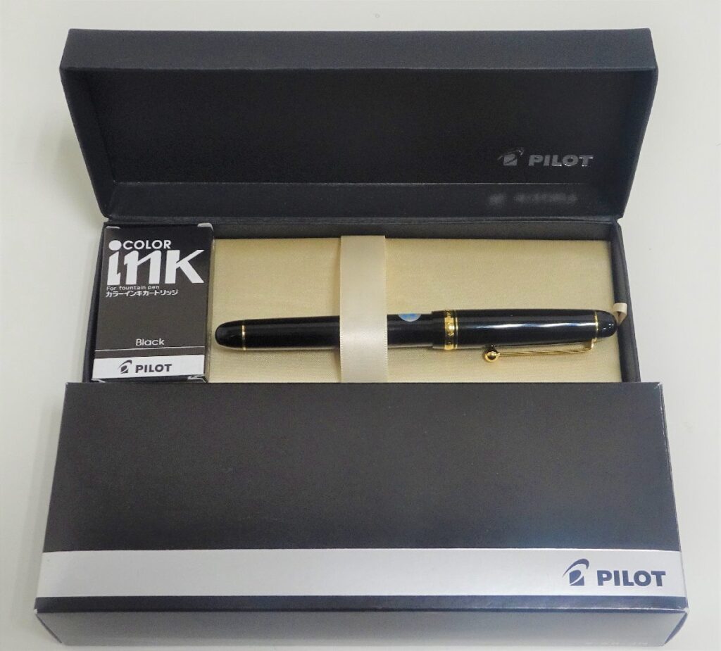 パイロット　ＰＩＲＯＴ　万年筆　カスタム　ペン先１４Ｋ－５８５　替えインク付