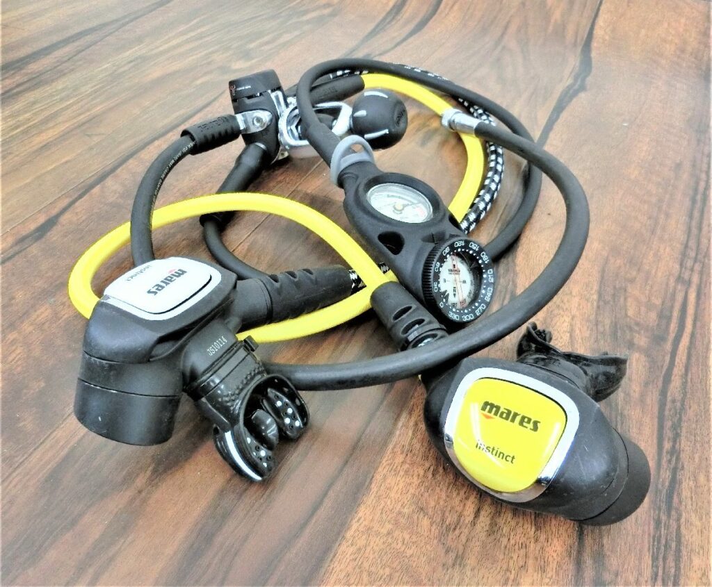 mares マレス instinct レギュレータ オクトパス