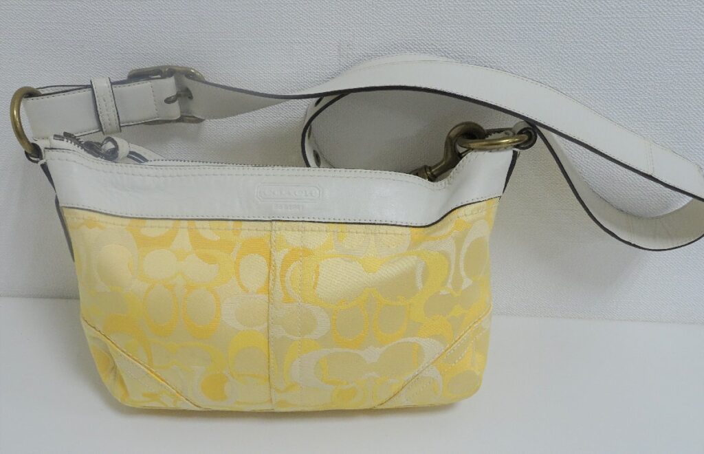 コーチ COACH ショルダーバッグ 10379 オプティックシグネチャー ジャガード　レザー　ホワイト　イエロー