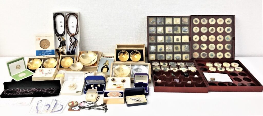 【ジャンク品】メッキアクセサリー等まとめ