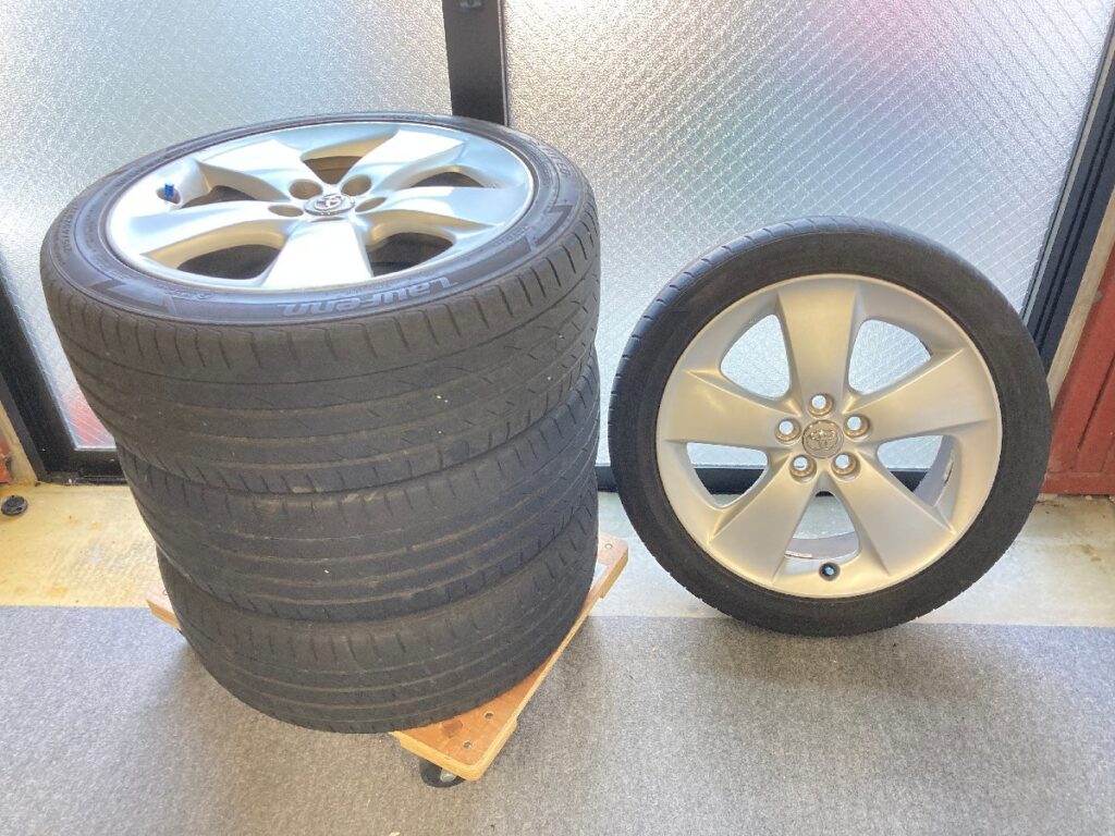 LauFenn S FIT EQ　215/45ZR17　2017年製　中古タイヤ　4本セット　使用長期保管による汚れ有