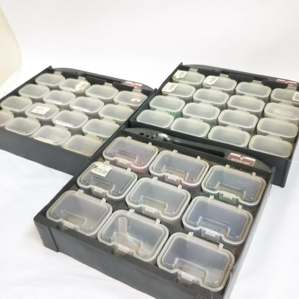 大量 ビーズいろいろまとめて アクセサリーパーツ 現状品