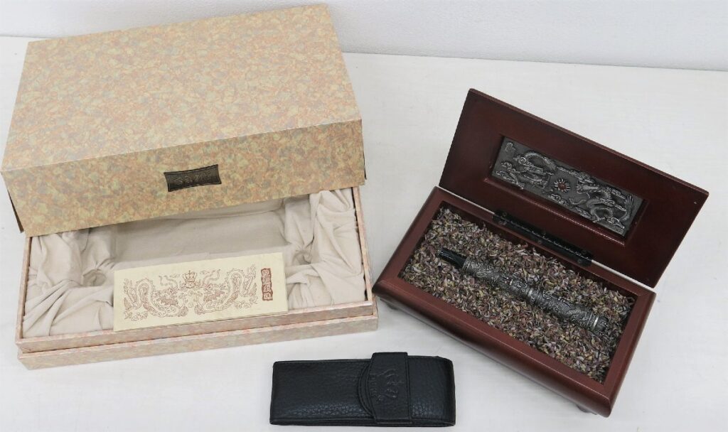 DUKE/万年筆18K中国　龍細工限定品