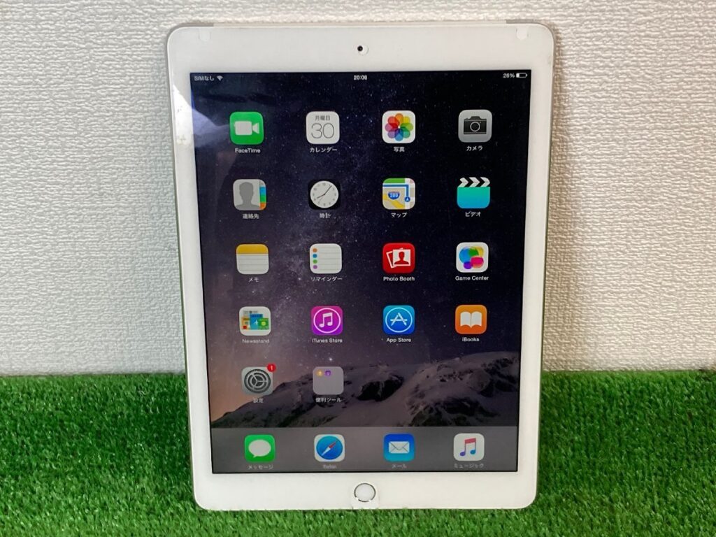 iPad Air 2　 114GB 　色 シルバー　キャリア au　ネットワーク判定〇 モデル番号 MGWM2J/A1567　初期化済み