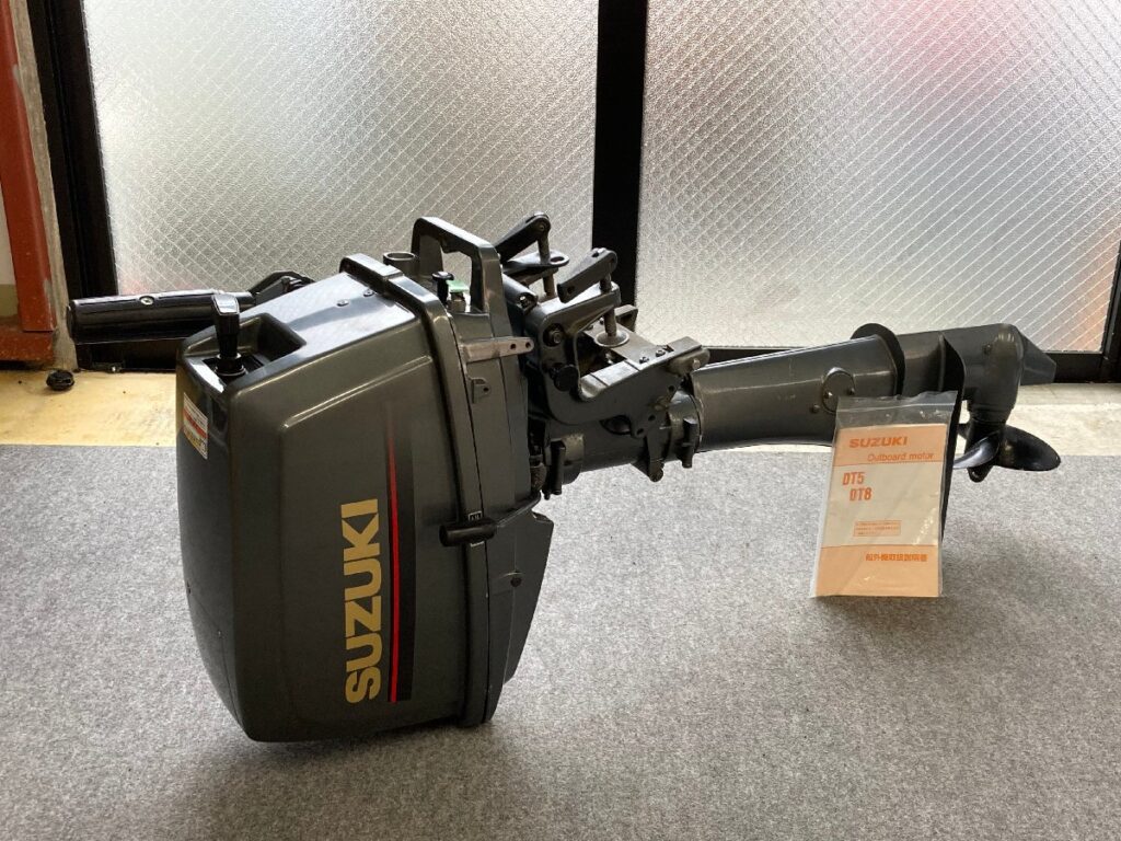 SUZUKI スズキ DT8 小型船舶用 船外機 080IS 8馬力