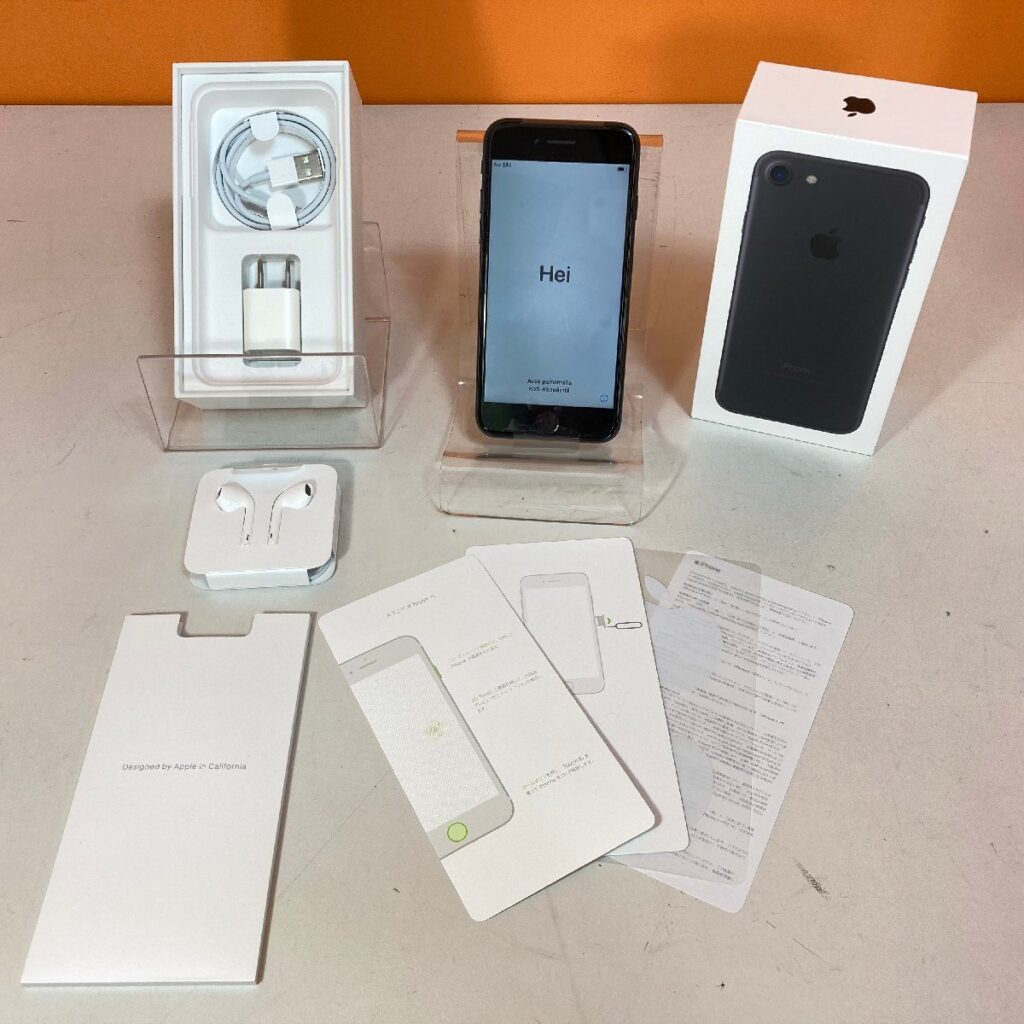 Apple アップル iPhone7 A1779 32GB ジェットブラック　動作確認済み SIMロックあり SoftBank ソフトバンク 利用制限◯