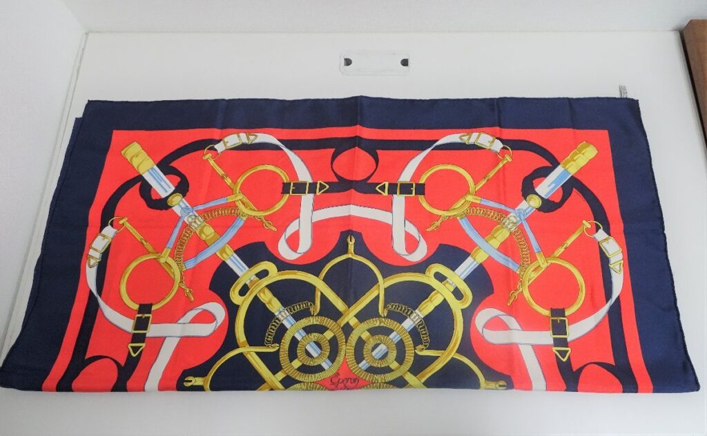 エルメス HERMES スカーフ ネイビー レッド マルチカラー シルク 大判 正方形　90cm