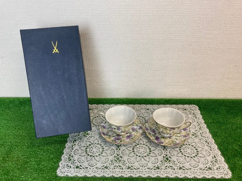 未使用品　長期保管品　Meissen　マイセン　カップ＆ソーサー　花柄　金彩　ペアカップ　計4点　箱付き　食器　陶器