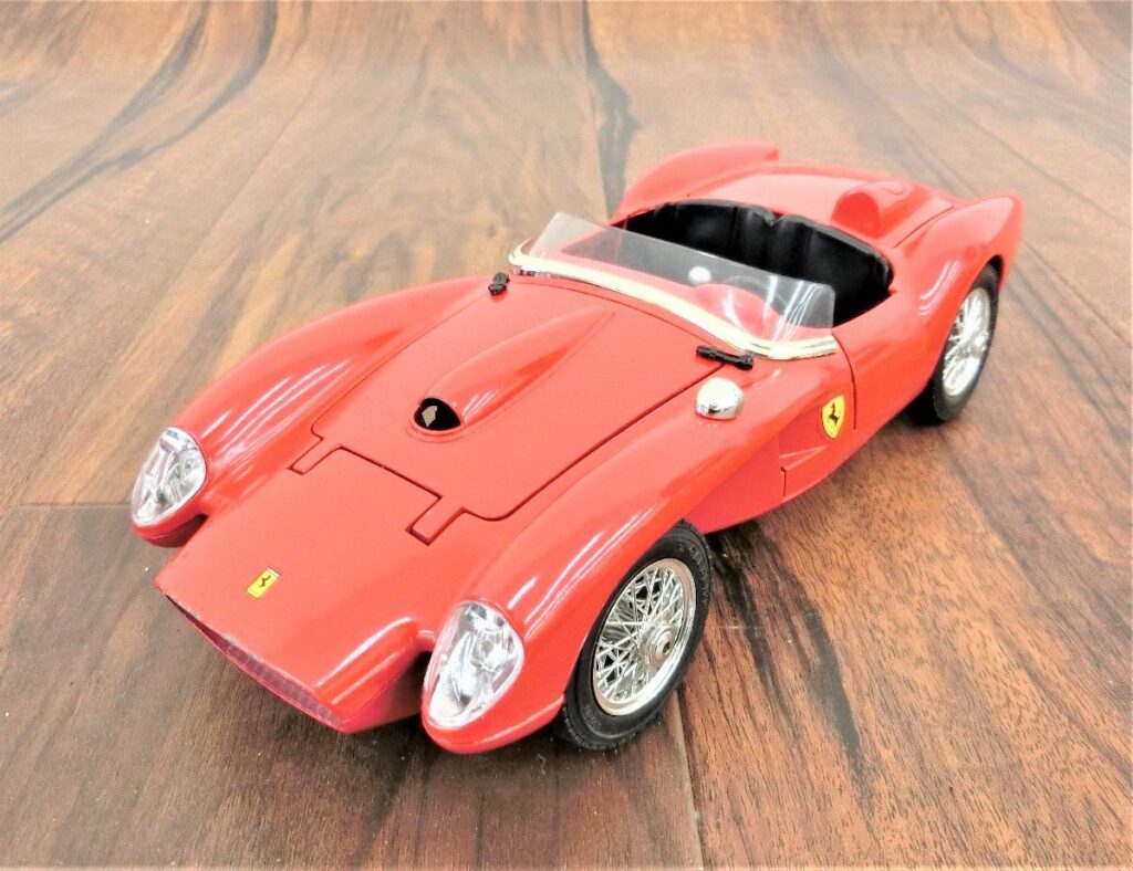 burago Ferrari フェラーリ 250 テスタロッサ 1957年式 1/18スケール