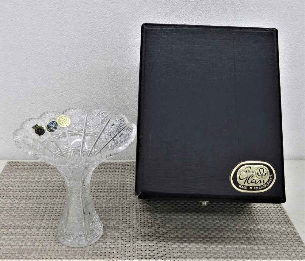 BOHEMIA CRYSTAL ボヘミアクリスタル 花瓶 ガラス ハンドカット フラワーベース