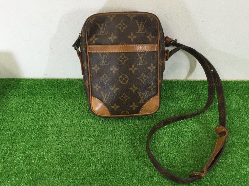 LOUIS VUITTON ルイヴィトン モノグラム ダヌーブ ショルダーバッグ 斜め掛け鞄