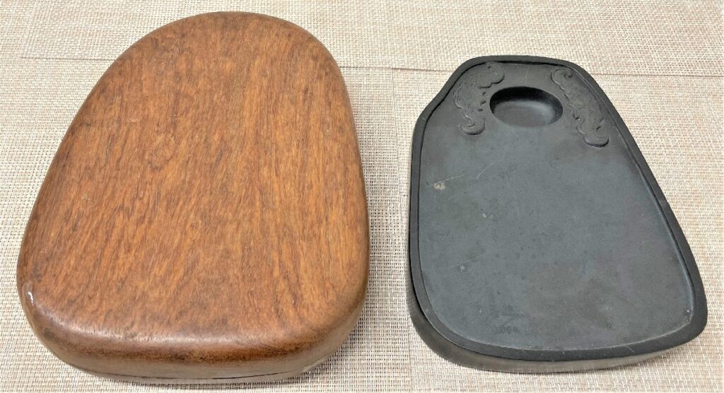 硯 すずり 書道 書道道具 カルチャー 縦18㎝×横14㎝×高さ2.5㎝ 重さ1.26㎏