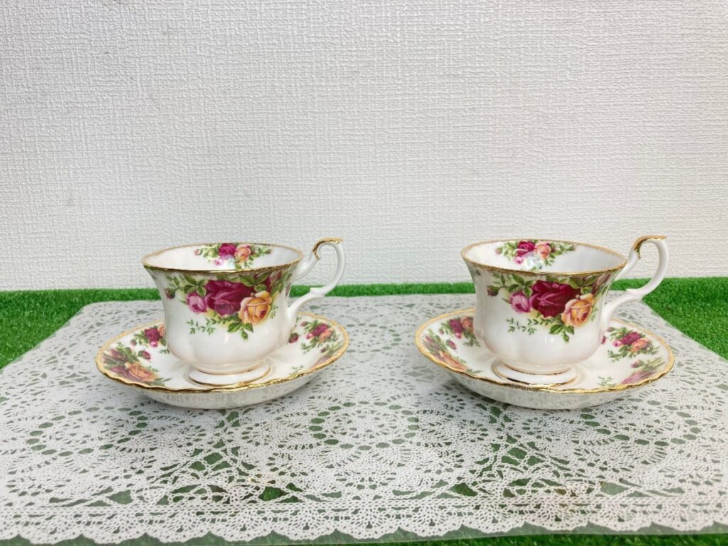 ROYAL ALBERT　ロイヤルアルバート　カップ＆ソーサー　オールドカントリーローズ　2客　洋食器　花柄