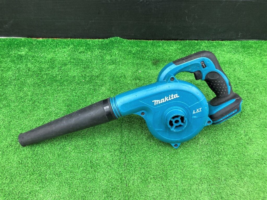 マキタ makita 14.4V充電式ブロワ UB142D 本体のみ ハンディー 手持ち型 ブロアー 送風機 掃除 吹き飛ばし