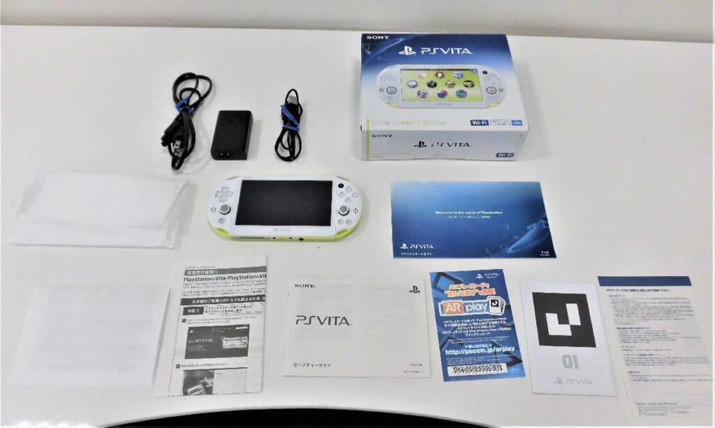 PS Vita PHC-2000 ZA13 WiFiモデル ライムグリーン