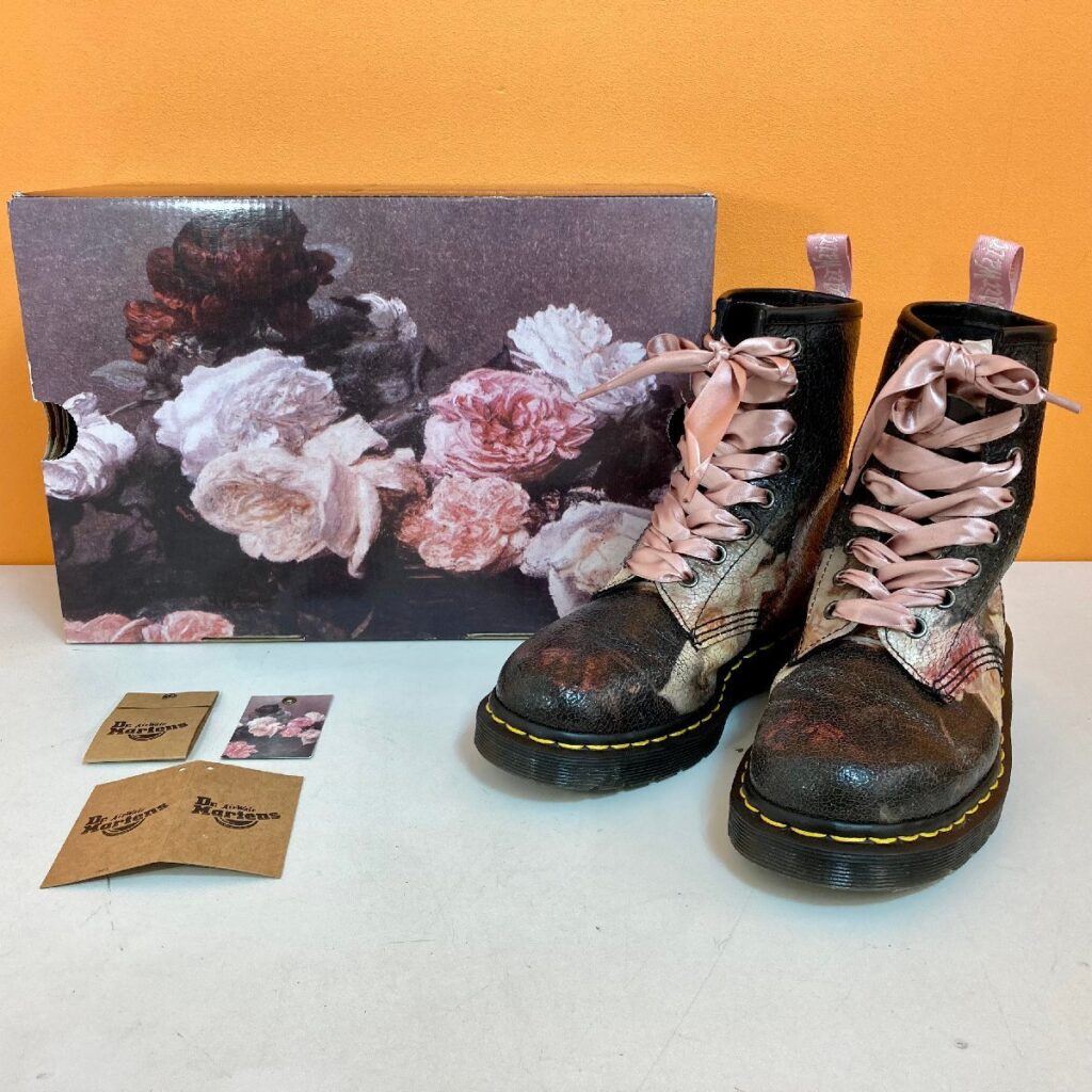 Dr.Martens ドクターマーチン 1460 POWER WHITE+BLACK ROSE CRISTAL SUEDE AW006 UK3 22cm相当