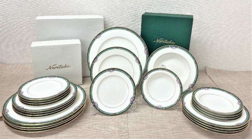 Noritake ノリタケ BONE CHINA ボーンチャイナ ASHBURY 金彩花柄 大皿 中皿 小皿 デザート皿