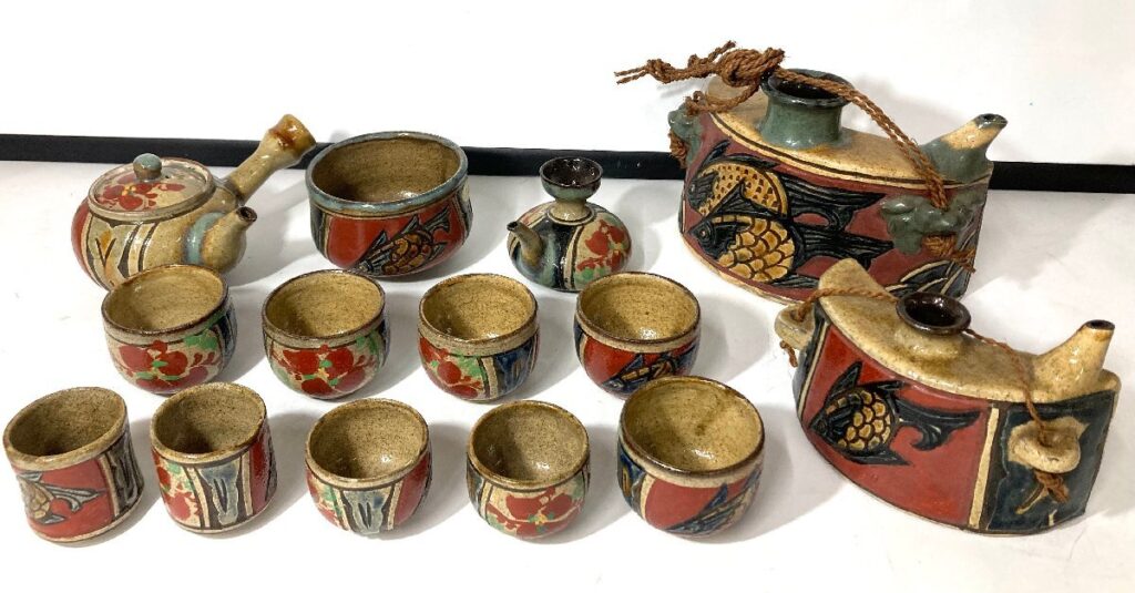 小橋川清正 壺屋焼 セット まとめ まとめて 壷屋焼 魚紋 赤絵 花瓶 花器 酒盃 抱瓶 酒器 工芸 沖縄琉球 清正作 真作保証