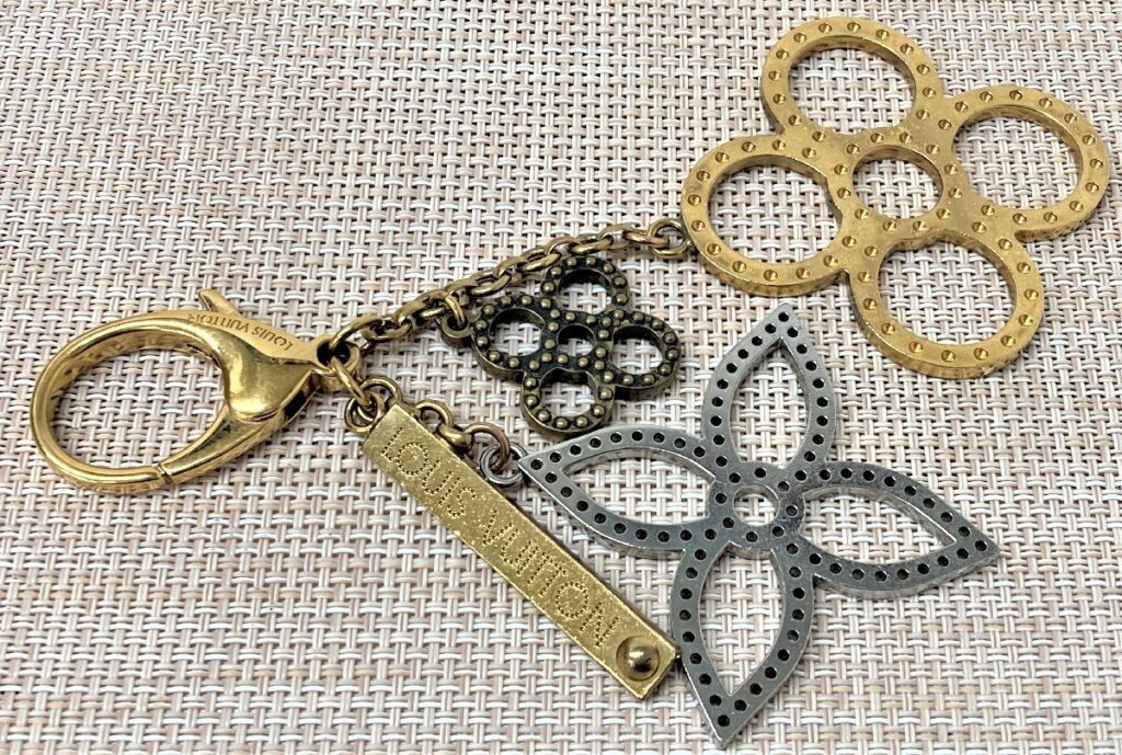 LOUIS VUITTON ルイヴィトン ビジューサックタパージュ キーホルダー バッグチャーム