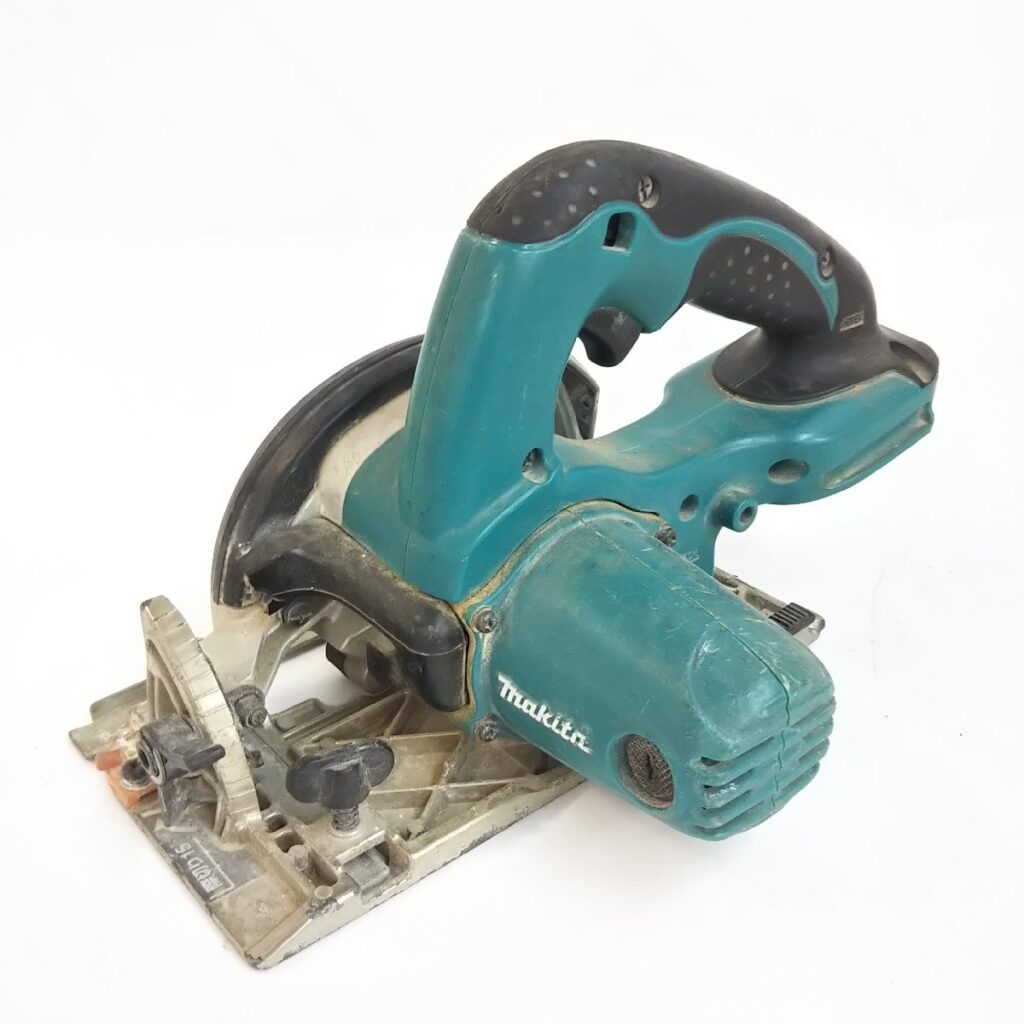ジャンク makita マキタ SS540D 125mm充電式マルノコ 本体のみ 超硬丸ノコ 動作未確認 現状品