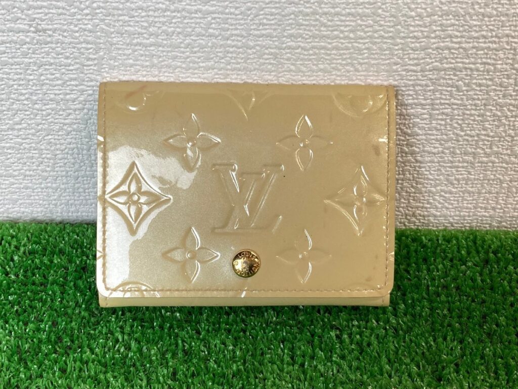 LOUIS VUITTON　ルイヴィトン　ヴェルニ　アンヴェロップ・カルト・ドゥ・ヴィジット　名刺入れ　カードケース　エナメル