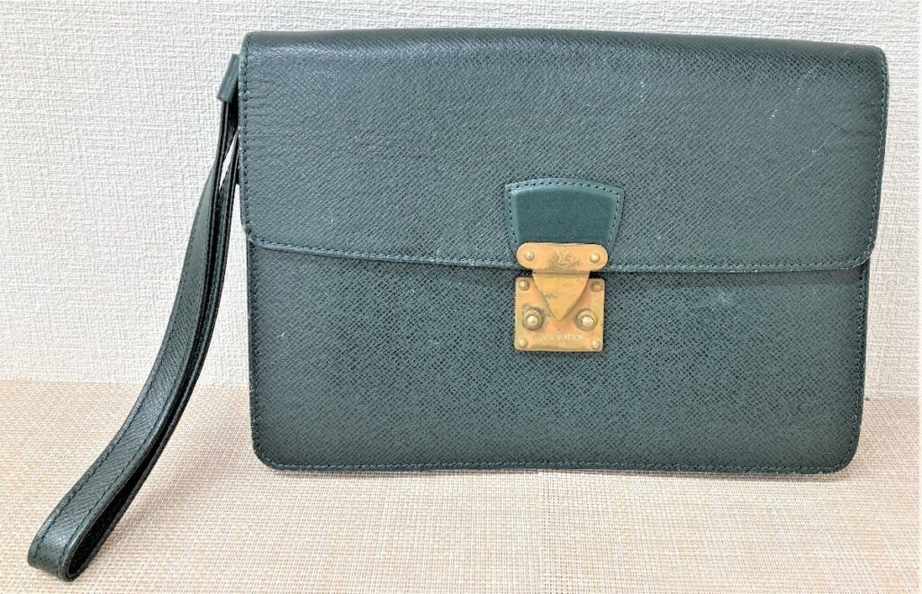 LOUIS VUITTON ルイヴィトン タイガ クラド セカンドバッグ バッグ