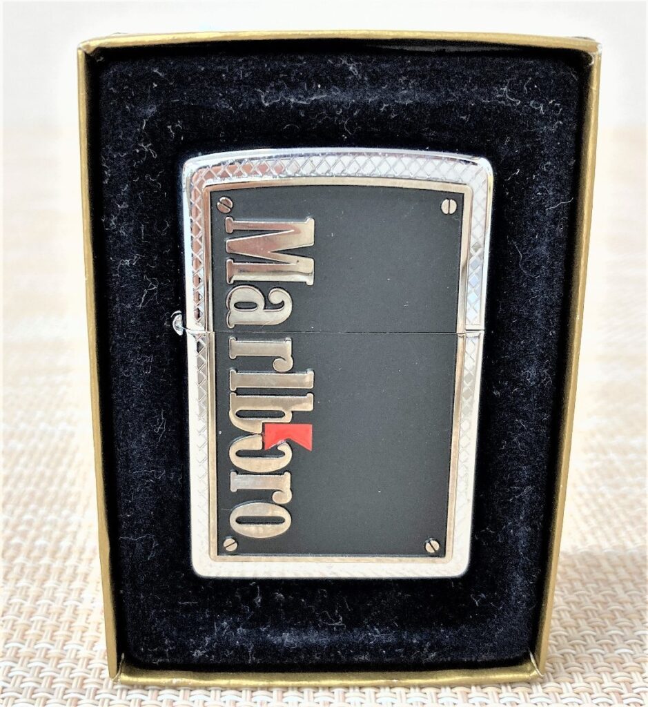 マルボロ Marlboro ロゴ 黒バック タバコ銘柄 Zippo ジッポーライター ジッポ