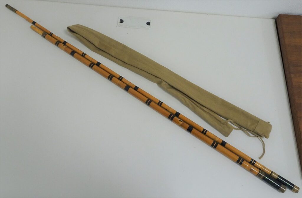 ヘラブナ　竿掛け　竿置き　竹製　約190ｃｍ　仕舞い袋付