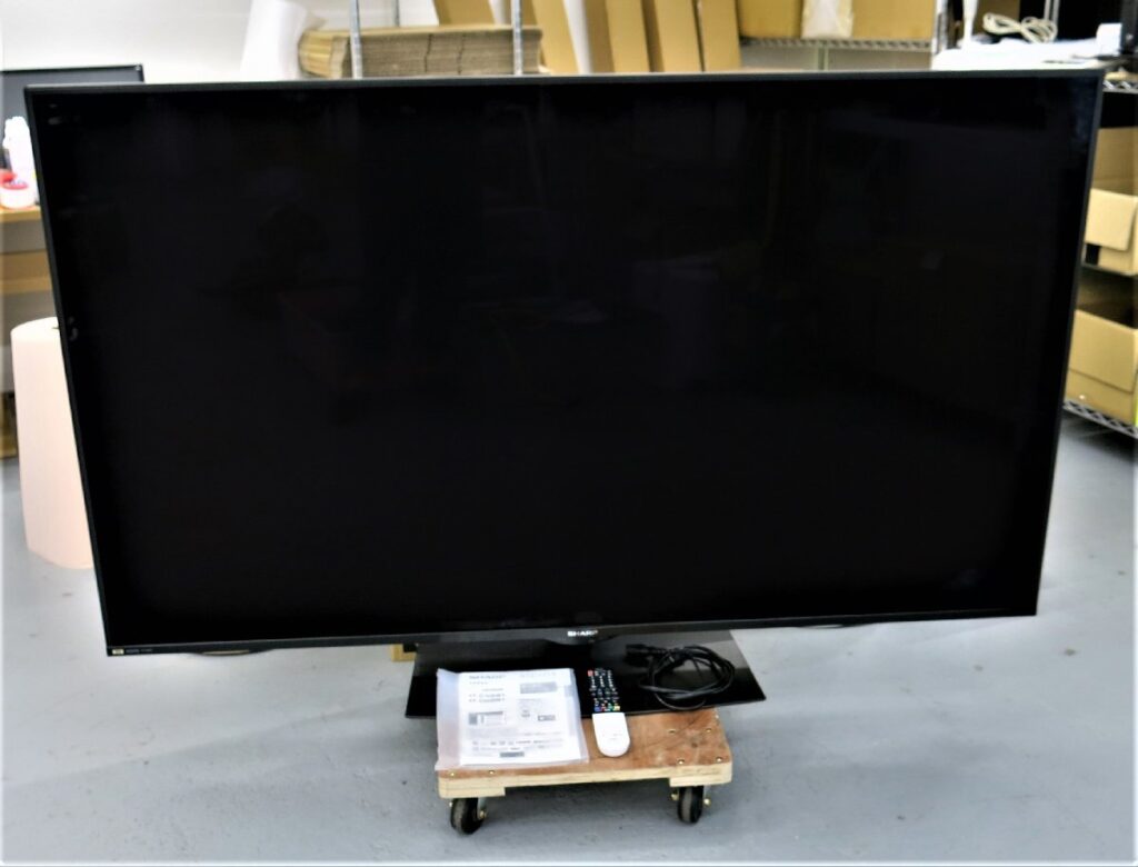 SHARP シャープ AQUOS アクオス 8T-C70BW1 70V型8K液晶テレビ　2019年製