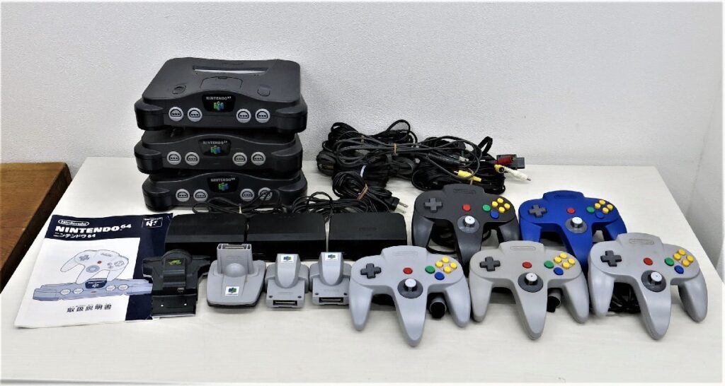 Nintendo ニンテンドウ 64 NUS-001 本体3台 コントローラー5個 まとめ売り
