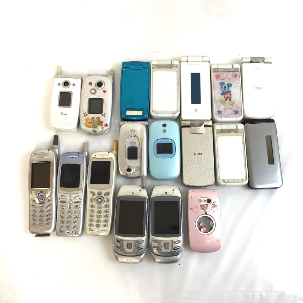 ガラケー 携帯電話 本体 まとめ au docomo 18点 ジャンク　大量　まとめて