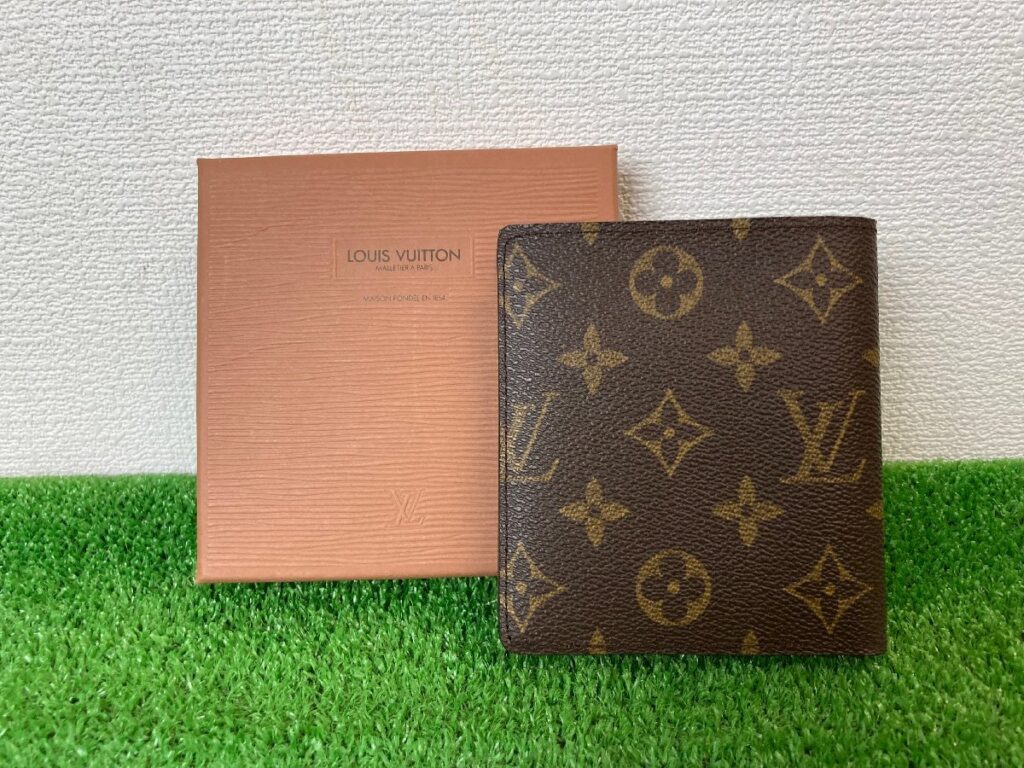 LOUIS VUITTON　ルイヴィトン　モノグラム　財布　2つ折り　札入れ　ポルトフォイユ　メンズ　レディース