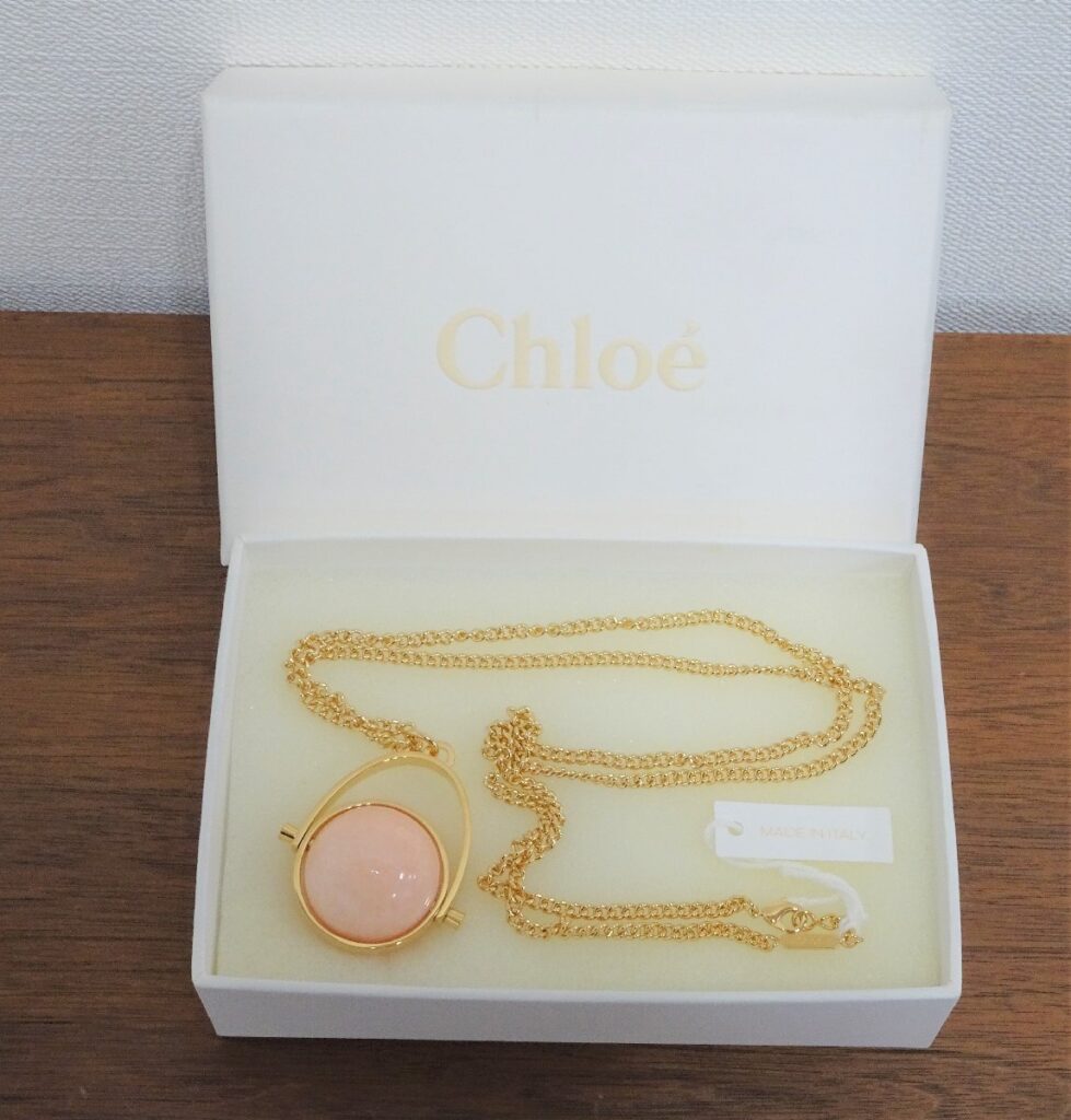 Chloe クロエ ネックレス ゴールドカラー　ペンダント 天然石　ピンク　ロングチェーン