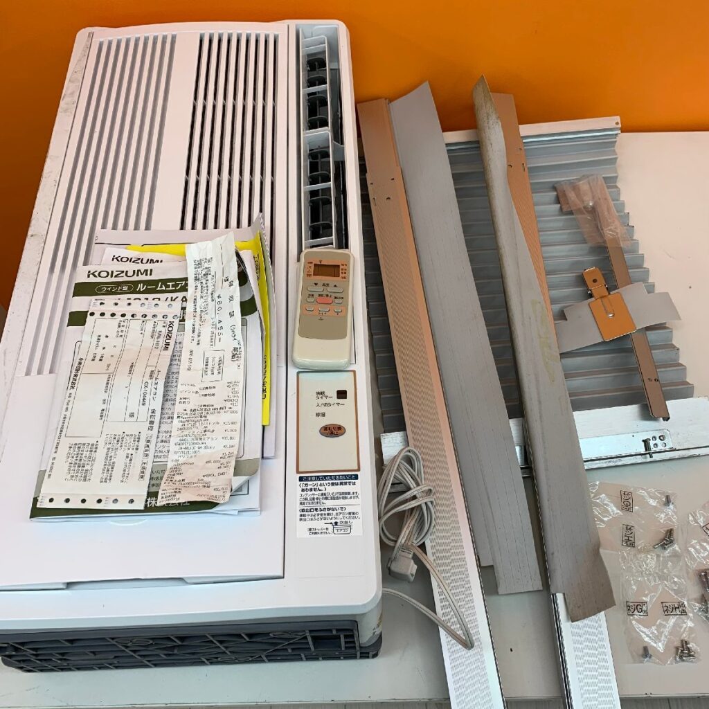 コイズミ 2021年モデル ルームエアコン ウィンド型冷房除湿専用 KAW-1612 窓枠付 クーラー 冷房4-7畳 100V リモコン付