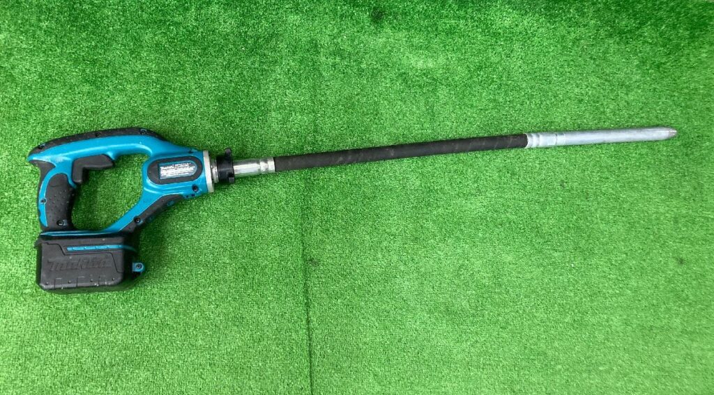 マキタ makita 充電式コンクリートバイブレータ VR340D 振動棒 撹拌機 電動工具