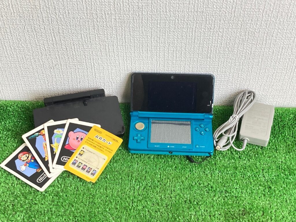 Nintendo　3DS　CTR-S-JPN-C0　ニンテンドー3DS　メタリックブルー　本体　スタンド充電器、おまけ付き