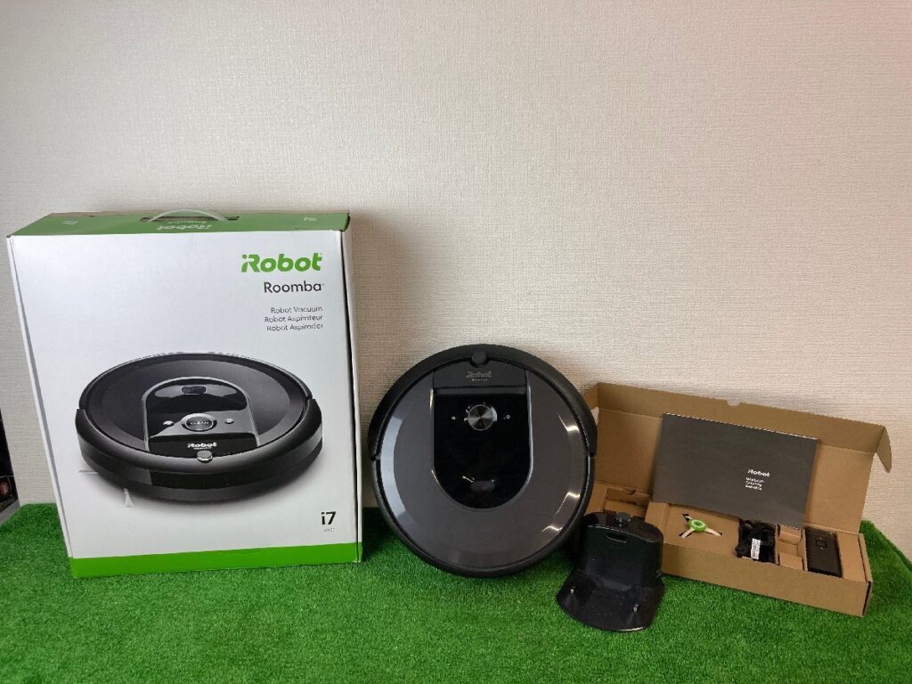簡易通電確認済み　iRobot　アイロボット　Roomba　ルンバ　i7　ロボット掃除機　充電器付き　箱付き