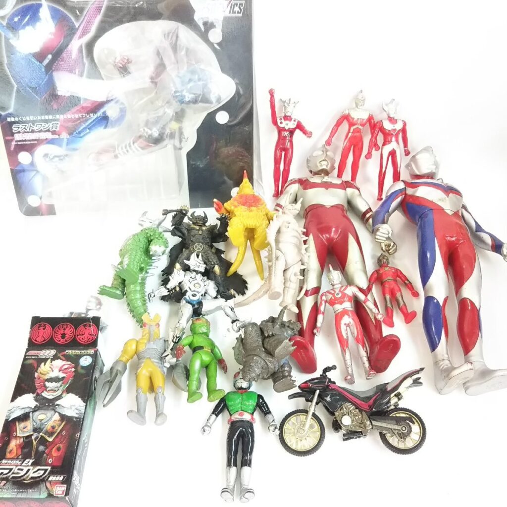大量 ウルトラマン/仮面ライダーなど ソフビ/フィギュア いろいろまとめて 戦隊ヒーロー 現状品