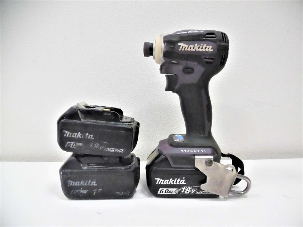 MAKITA マキタ 充電式インパクトドライバ TD172D 本体 バッテリー 18v 6.0Ah BL1860B 計3個
