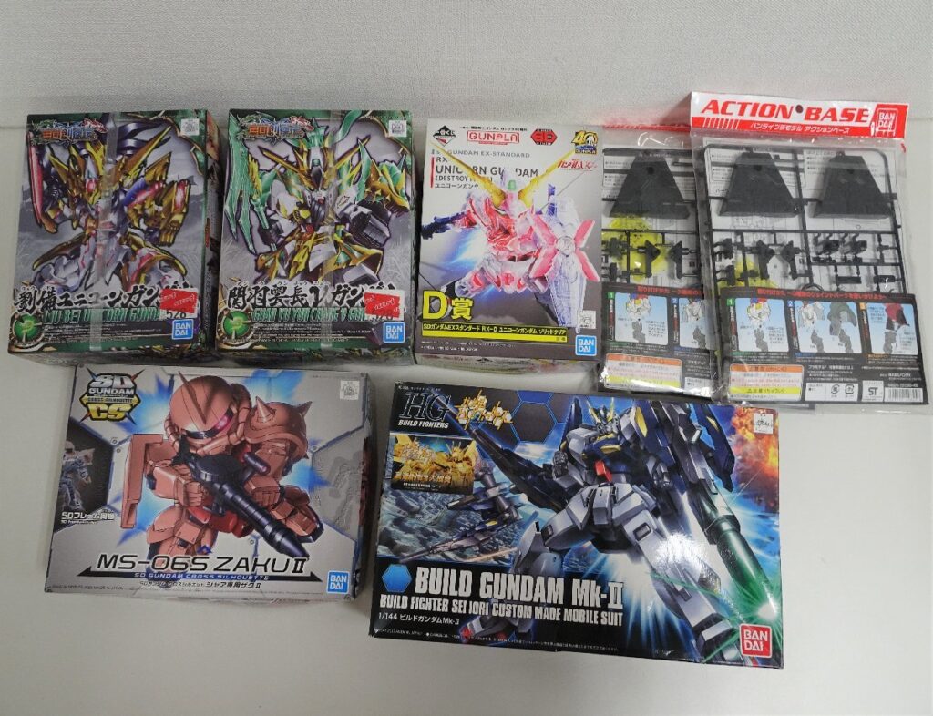 機動戦士ガンダム　プラモデル　大量まとめ　三国創傑伝　Mk-Ⅱ　シャア専用ザク　ユニコーンガンダムなど！！