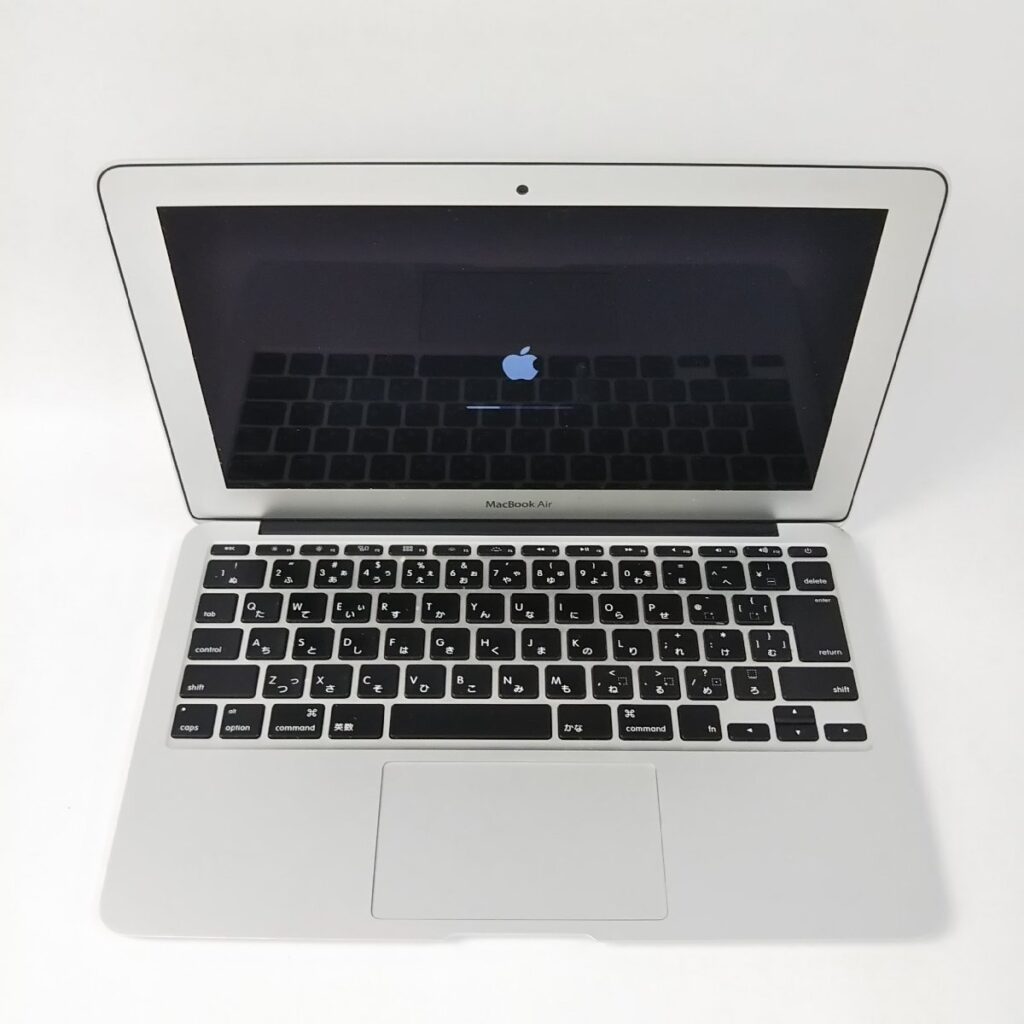 通電OK!! 初期化済み MacBook Air マックブック エア A1465 ノートパソコン 現状品