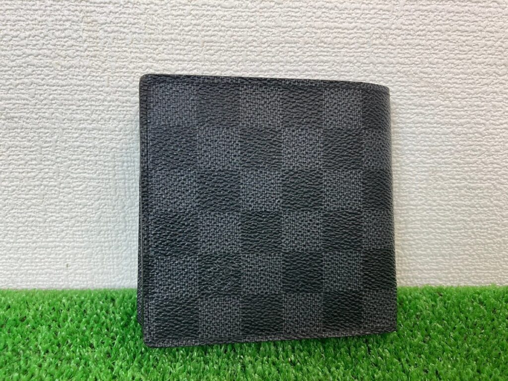 LOUIS VUITTON　ルイヴィトン　ダミエ　2つ折り　財布　ポルトフォイユ　ブラック系　黒　メンズ　札入れ　小銭入れ