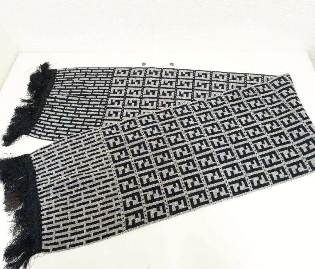 フェンディ FENDI ズッカ柄 マフラー