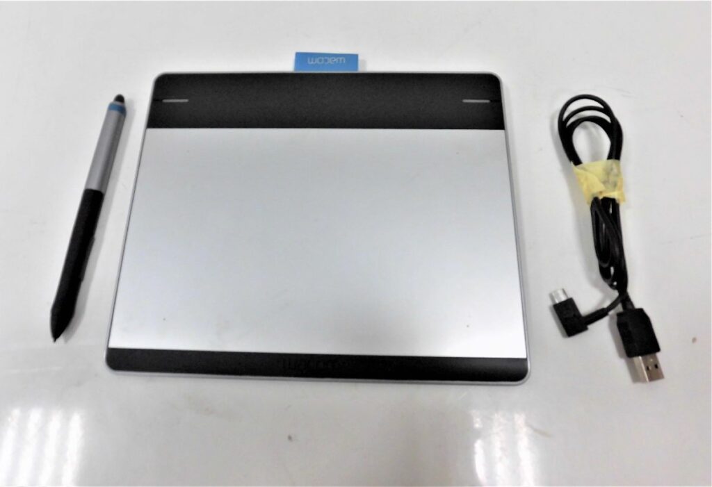 Wacom ワコム Intuos pen&touch small CTH-480 動作未確認 ジャンク