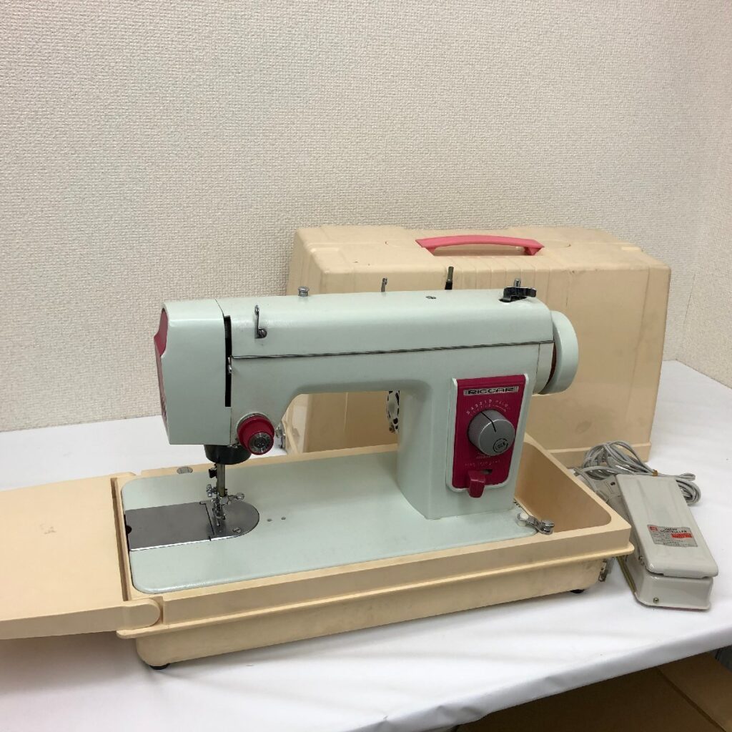 RICCAR リッカー RW-14 ミシン　通電・動作確認済 フットコントローラー,ケース付き ホワイト×ピンク 昭和 レトロ