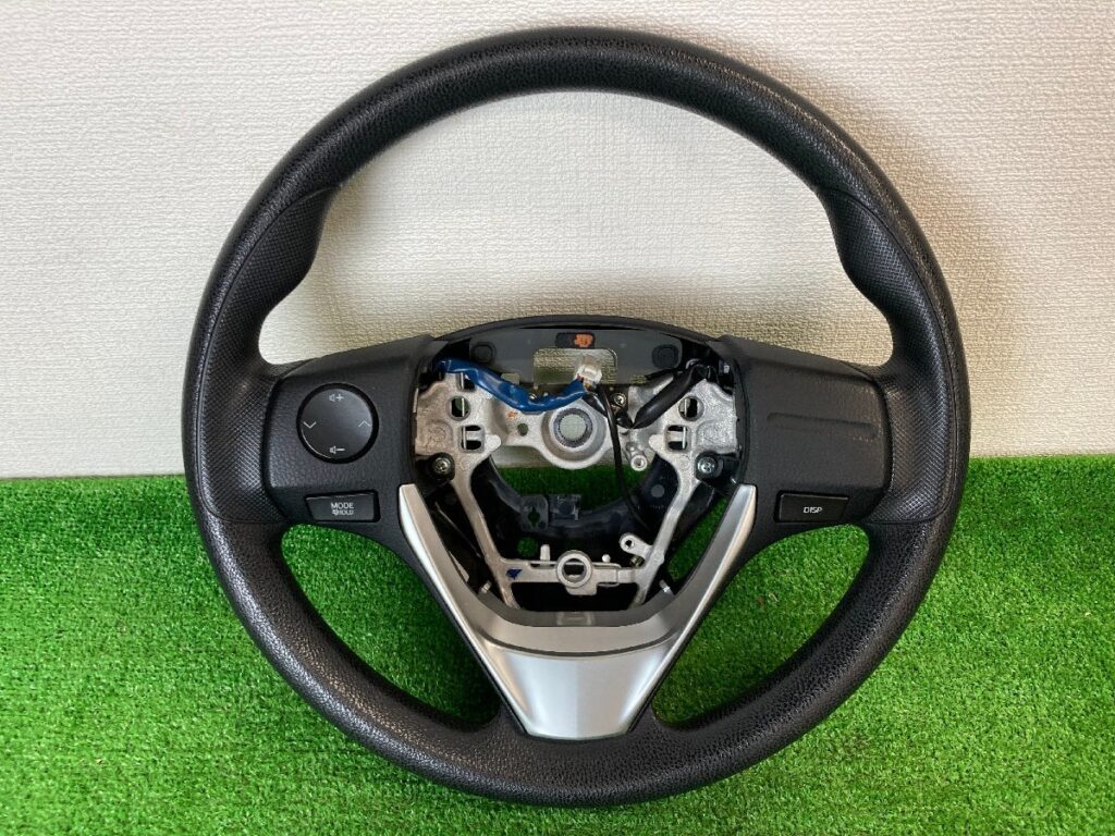 TOYOTA　トヨタ　純正ハンドル　ステアリング　自動車　車　パーツ
