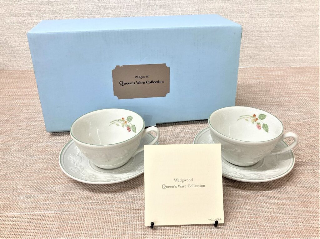 WEDGWOOD ウェッジウッド フェスティビティ ティーカップ＆ソーサー ラズベリー 2客 ペア