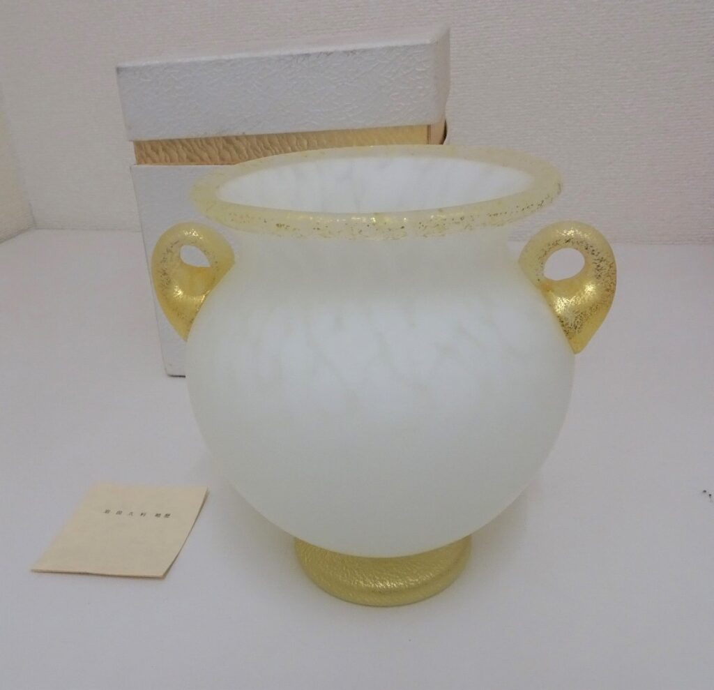 岩田久利 花器「雪牡丹」工芸ガラス